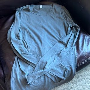 Gray long sleeve shirt